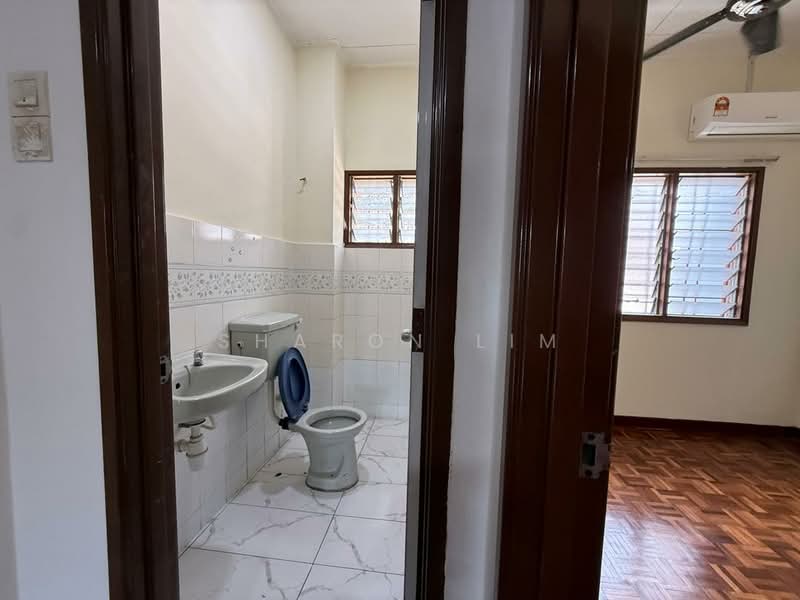 2-storey Terraced House for Rent in Putra Heights (Subang Jaya) - Sharon Lim - Bathroom - PropertyGuru.com.my