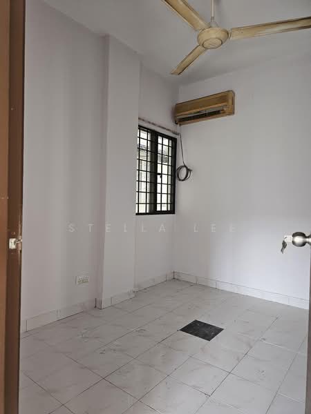 Apartment for Sale at Vista Hatamas Apartment @ Bukit Hatamas - Stella Lee - Bedroom - PropertyGuru.com.my