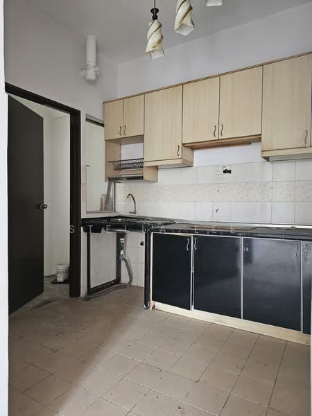 Apartment for Sale at Vista Hatamas Apartment @ Bukit Hatamas - Stella Lee - Kitchen - PropertyGuru.com.my