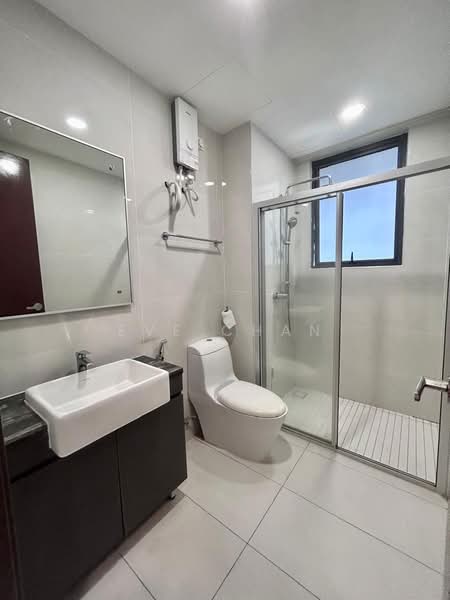 Kondominium untuk Disewa di Royal Strand @ Country Garden Danga Bay - Eve Chan - Bathroom - PropertyGuru.com.my