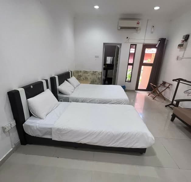 Rumah Banglo untuk Dijual di Taman Melodies (Johor Bahru) - Ronald Mak - Bedroom - PropertyGuru.com.my