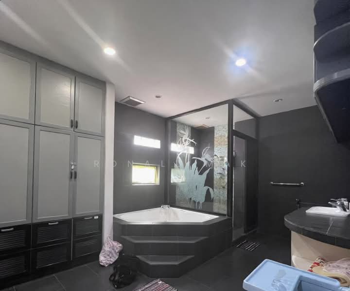 Rumah Banglo untuk Dijual di Taman Melodies (Johor Bahru) - Ronald Mak - Bathroom - PropertyGuru.com.my
