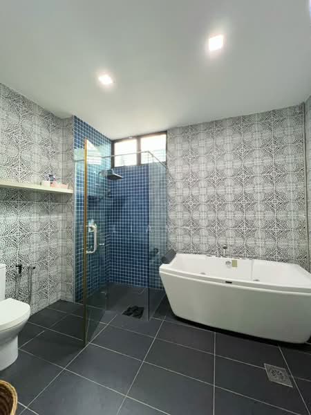 Cluster House for Sale in Senibong (Permas Jaya) - William Tay - Bathroom - PropertyGuru.com.my