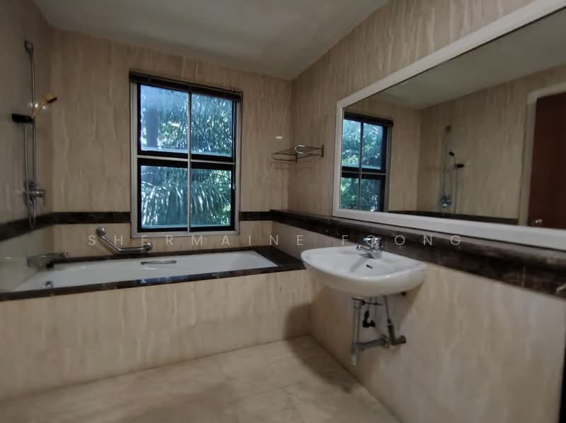 Kondominium untuk Disewa di 78 LAD - Shermaine Foong - Master Bathroom - PropertyGuru.com.my