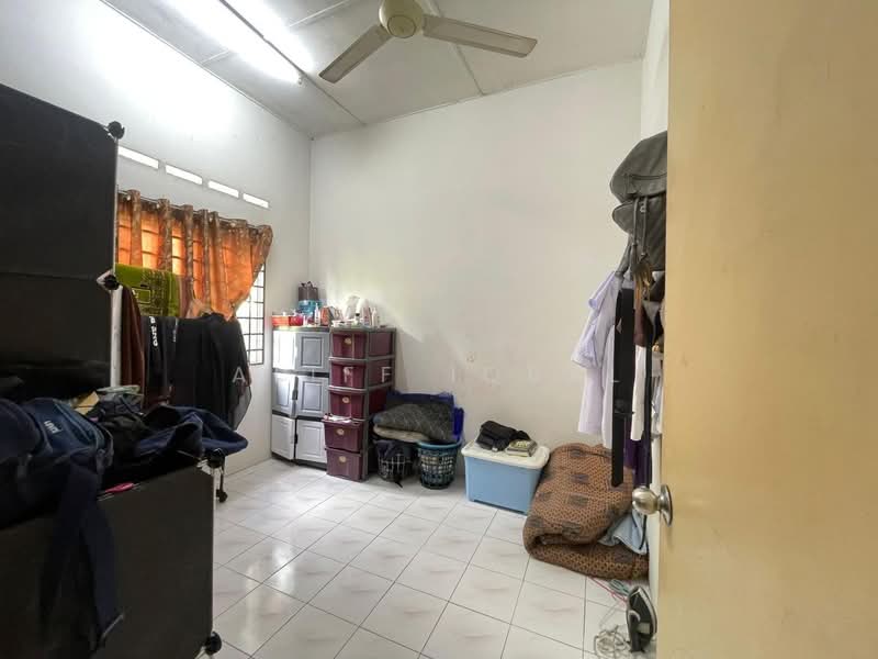 1-storey Terraced House for Sale in Taman Telok (Telok Panglima Garang) - Aliff Iqbal - PropertyGuru.com.my