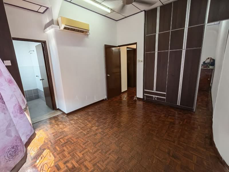 Semi-Detached House for Sale in Saujana Utama 2 (Ijok) - Laila Zain - Bedroom - PropertyGuru.com.my