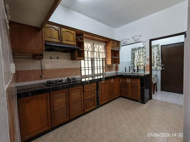 Semi-Detached House for Sale in Saujana Utama 2 (Ijok) - Laila Zain - Kitchen - PropertyGuru.com.my