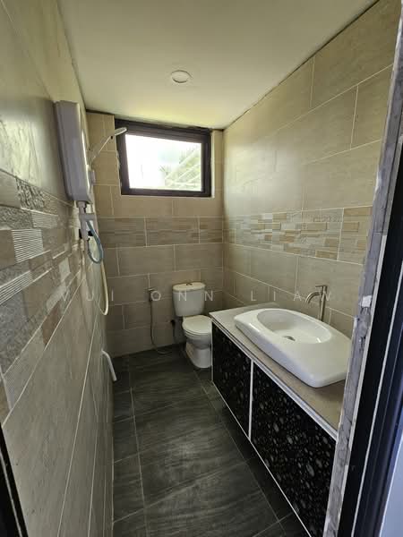 3-storey Terraced House for Rent in Penampang (Sabah) - Vui Onn Liaw - Bathroom - PropertyGuru.com.my