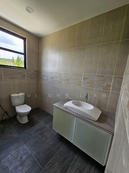 3-storey Terraced House for Rent in Penampang (Sabah) - Vui Onn Liaw - Bathroom - PropertyGuru.com.my