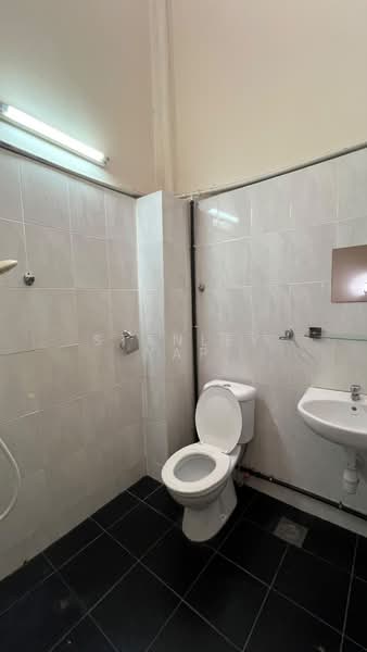 2-storey Terraced House for Rent in Kuchai Lama (Kuala Lumpur) - Stanley Yap - Bathroom - PropertyGuru.com.my