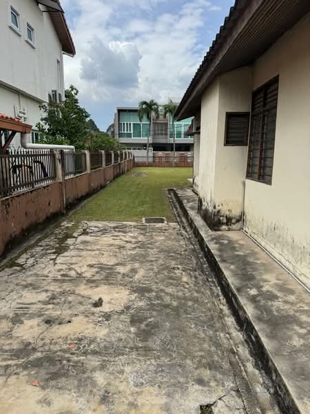 Bungalow for Sale in Kelana Jaya (Petaling Jaya) - DANIEL . - Exterior - PropertyGuru.com.my