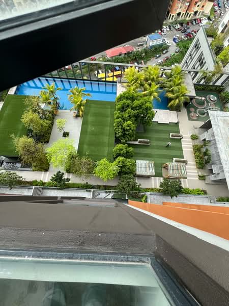 Kondominium untuk Dijual di The Hamstead Cheras - Kew . - Pool - PropertyGuru.com.my