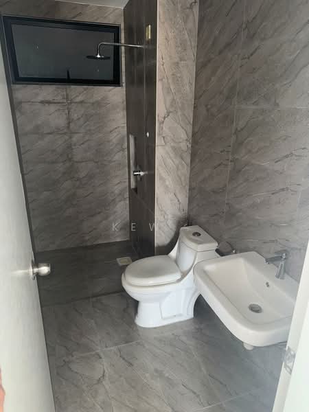 Kondominium untuk Dijual di The Hamstead Cheras - Kew . - Bathroom - PropertyGuru.com.my