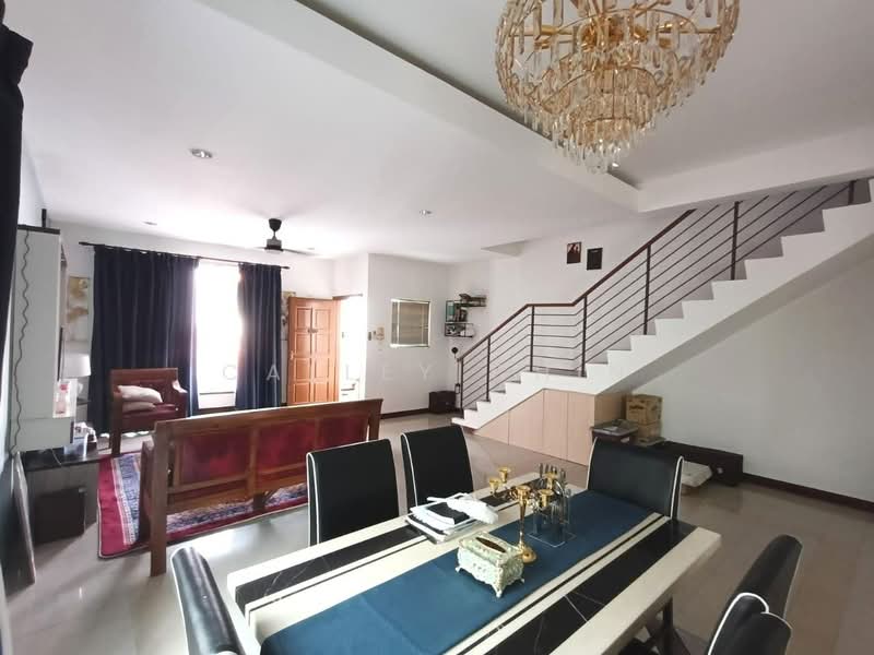 Rumah Bandar untuk Disewa di Leisure Farm (Gelang Patah) - Calley Chin - Living Room - PropertyGuru.com.my