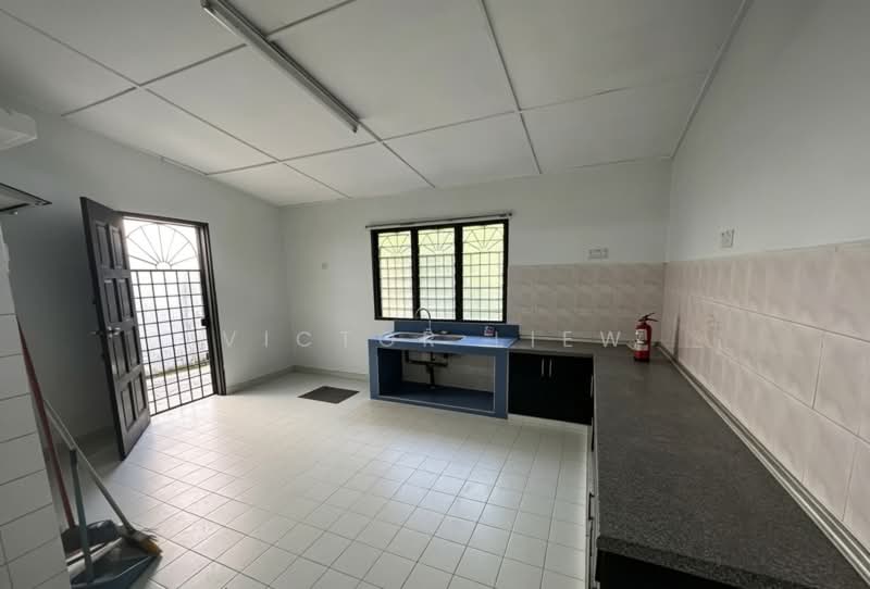 Rumah Teres 2 Tingkat untuk Dijual di Seksyen 7 (Kota Damansara) - Victor Liew - Kitchen - PropertyGuru.com.my