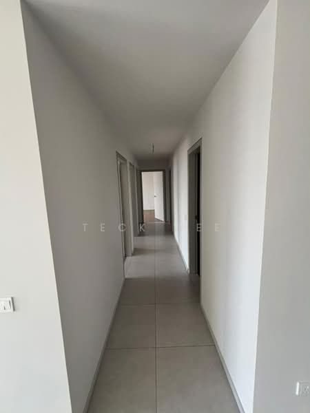 Servis Apartment untuk Disewa di Melawati : Park One - Teck Wee - Corridor - PropertyGuru.com.my