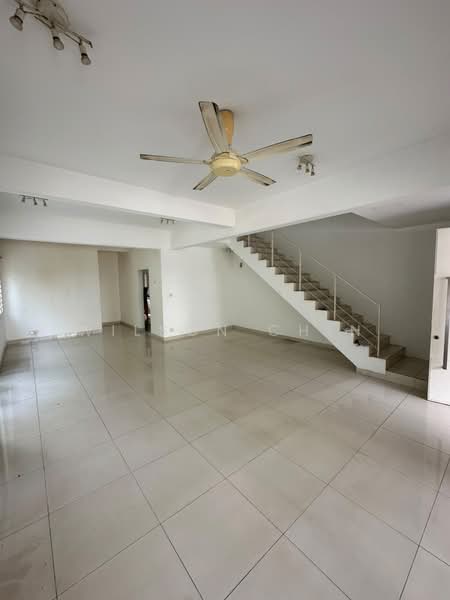 Rumah Teres 3 Tingkat untuk Disewa di Taman Sri Segambut (Segambut) - Wilson Chin - Living Room - PropertyGuru.com.my