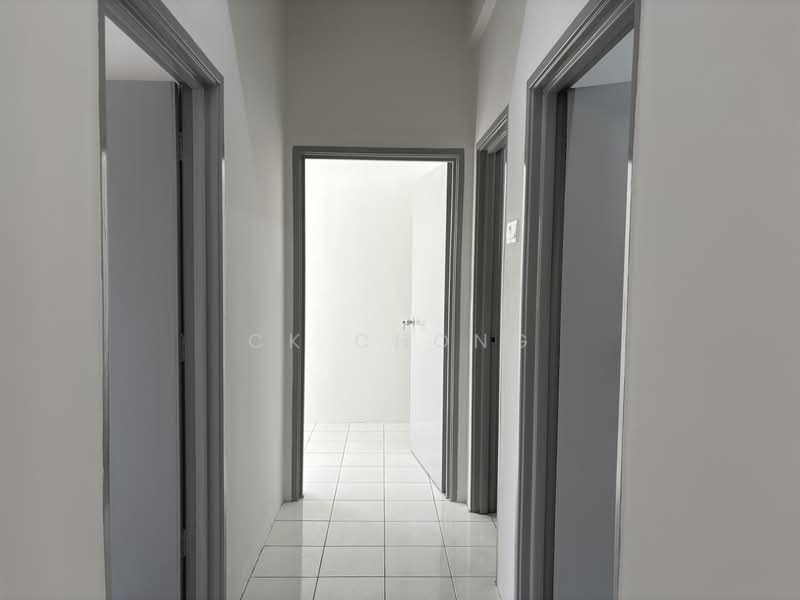 Pangsapuri untuk Disewa di Jalil Damai Apartments - CK Chong - Corridor - PropertyGuru.com.my