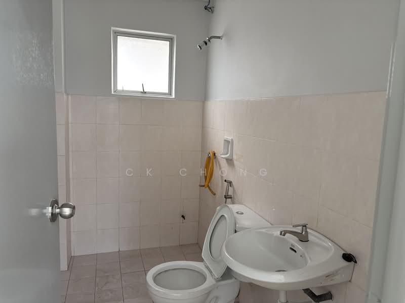 Pangsapuri untuk Disewa di Jalil Damai Apartments - CK Chong - Bathroom - PropertyGuru.com.my