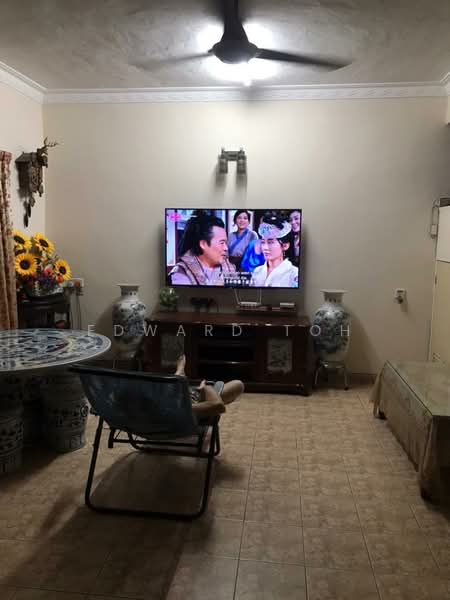 Rumah Teres 1 Tingkat untuk Disewa di Taman Kepong (Kepong) - Edward Toh - Living Room - PropertyGuru.com.my