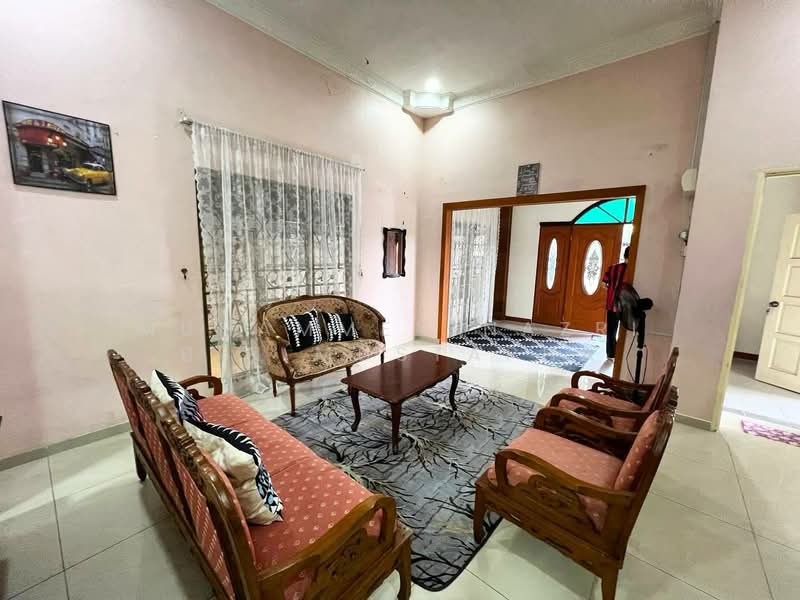 Semi-Detached House for Sale in Taman Desa Cenderawasih (Sepang) - Muhammed Nazri bin Mustapha - Living Room - PropertyGuru.com.my