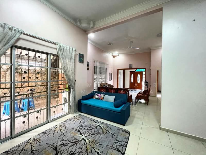 Semi-Detached House for Sale in Taman Desa Cenderawasih (Sepang) - Muhammed Nazri bin Mustapha - Living Room - PropertyGuru.com.my