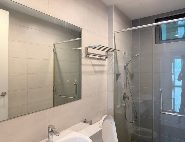 Condominium for Rent at The LIGHT COLLECTION I - Even Goh - Common Bathroom - PropertyGuru.com.my
