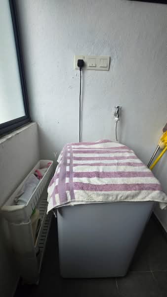 Servis Apartment untuk Dijual di KL Traders Square - Yanny Siow - Balcony - PropertyGuru.com.my
