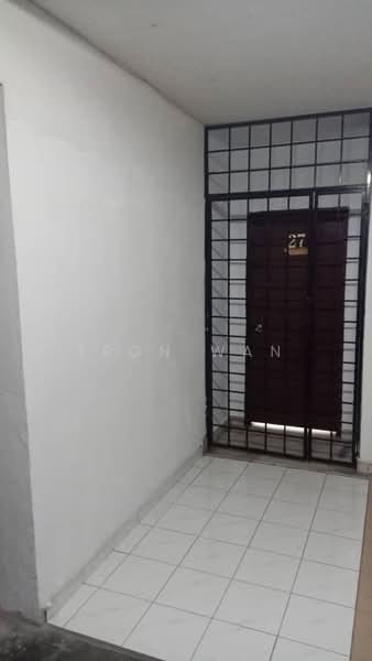 Pangsapuri untuk Disewa di Vista Lavender - Tron Wan - Entrance - PropertyGuru.com.my