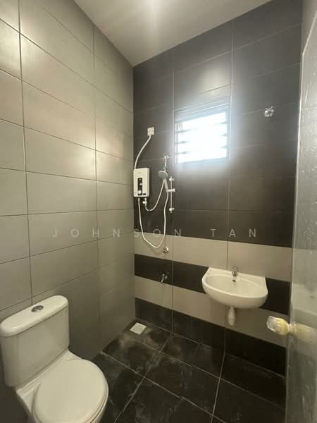 Terraced House for Rent in Johor Bahru (Johor) - Johnson Tan - Bathroom - PropertyGuru.com.my