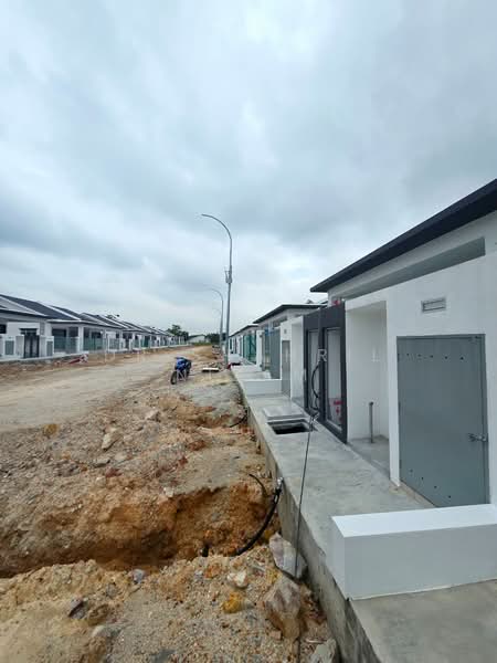 Semi-Detached House for Sale in Kawasan Perindustrian Olak Lempit (Banting) - Dr Shahril Nizam - Exterior - PropertyGuru.com.my
