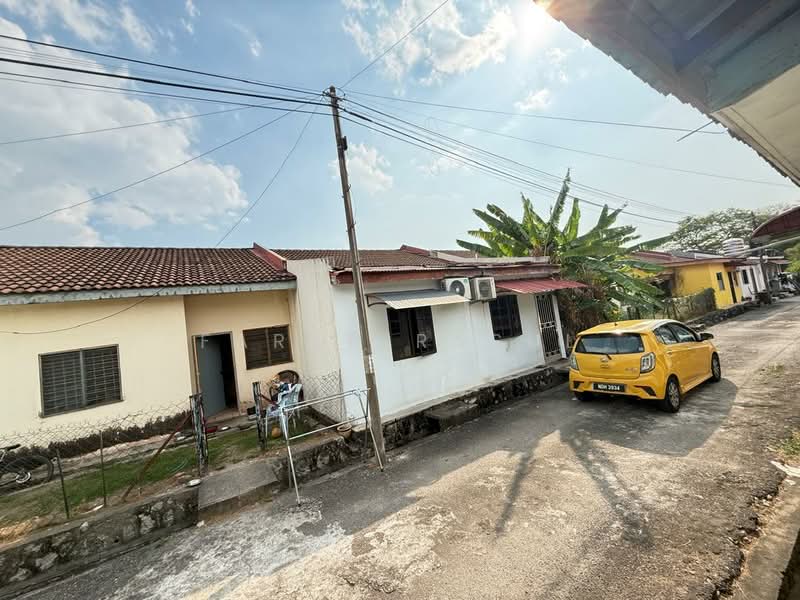 Rumah Teres 1 Tingkat untuk Dijual di Seremban 2 (Negeri Sembilan) - Farah Rasul - Exterior - PropertyGuru.com.my