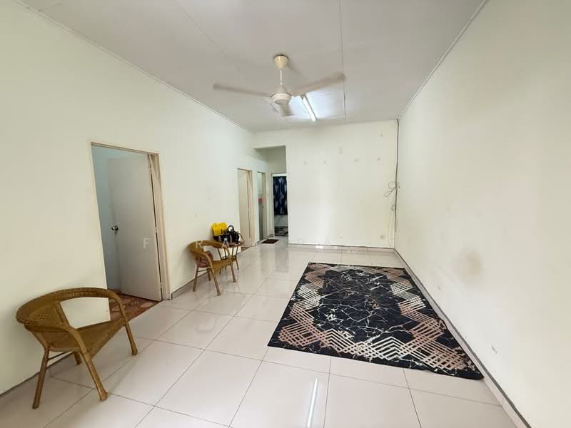 Rumah Teres 1 Tingkat untuk Dijual di Seremban 2 (Negeri Sembilan) - Farah Rasul - Living Room - PropertyGuru.com.my