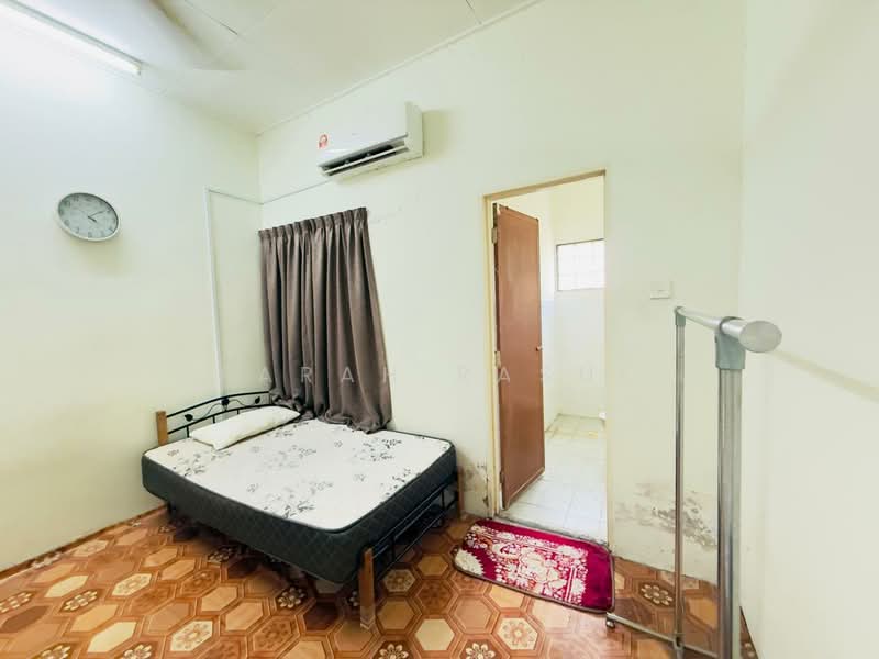 Rumah Teres 1 Tingkat untuk Dijual di Seremban 2 (Negeri Sembilan) - Farah Rasul - Bedroom - PropertyGuru.com.my