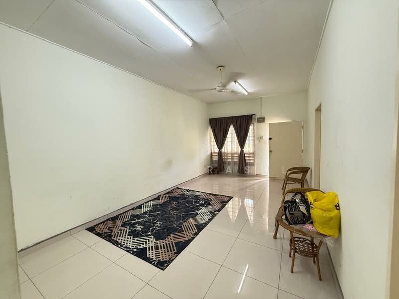 Rumah Teres 1 Tingkat untuk Dijual di Seremban 2 (Negeri Sembilan) - Farah Rasul - Living Room - PropertyGuru.com.my