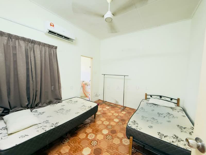 Rumah Teres 1 Tingkat untuk Dijual di Seremban 2 (Negeri Sembilan) - Farah Rasul - Bedroom - PropertyGuru.com.my
