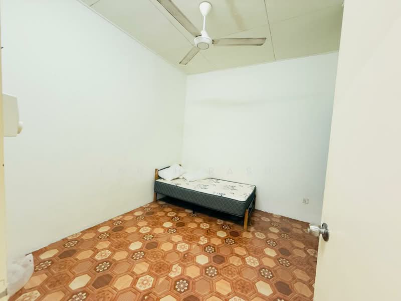 Rumah Teres 1 Tingkat untuk Dijual di Seremban 2 (Negeri Sembilan) - Farah Rasul - Bedroom - PropertyGuru.com.my