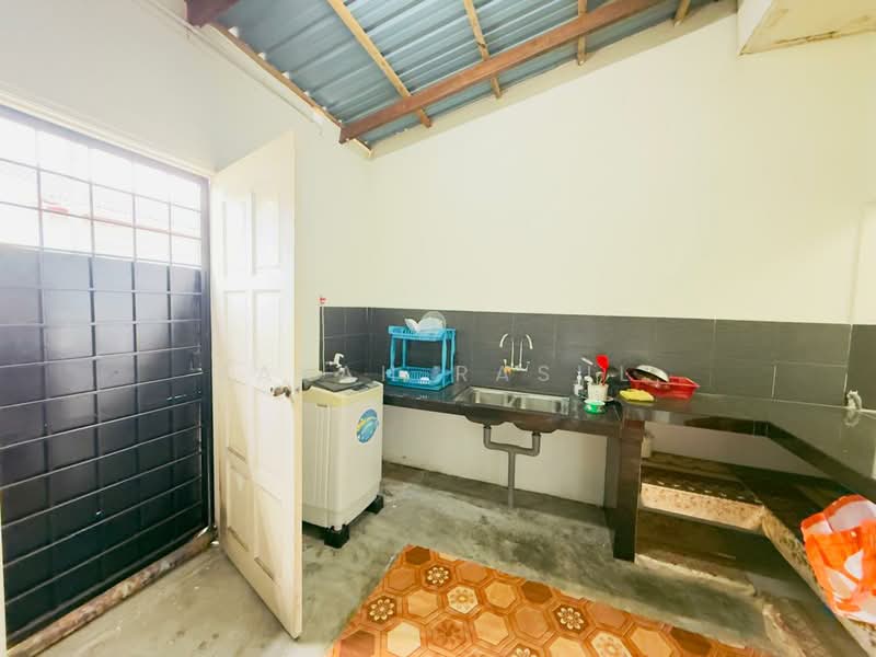 Rumah Teres 1 Tingkat untuk Dijual di Seremban 2 (Negeri Sembilan) - Farah Rasul - Kitchen - PropertyGuru.com.my