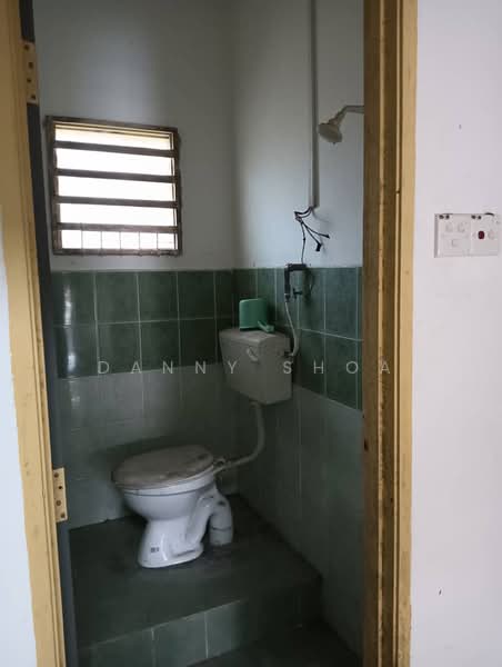 1-storey Terraced House for Sale in Seremban (Negeri Sembilan) - Danny Shoa - Bathroom - PropertyGuru.com.my