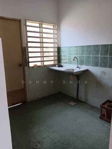 1-storey Terraced House for Sale in Seremban (Negeri Sembilan) - Danny Shoa - Kitchen - PropertyGuru.com.my