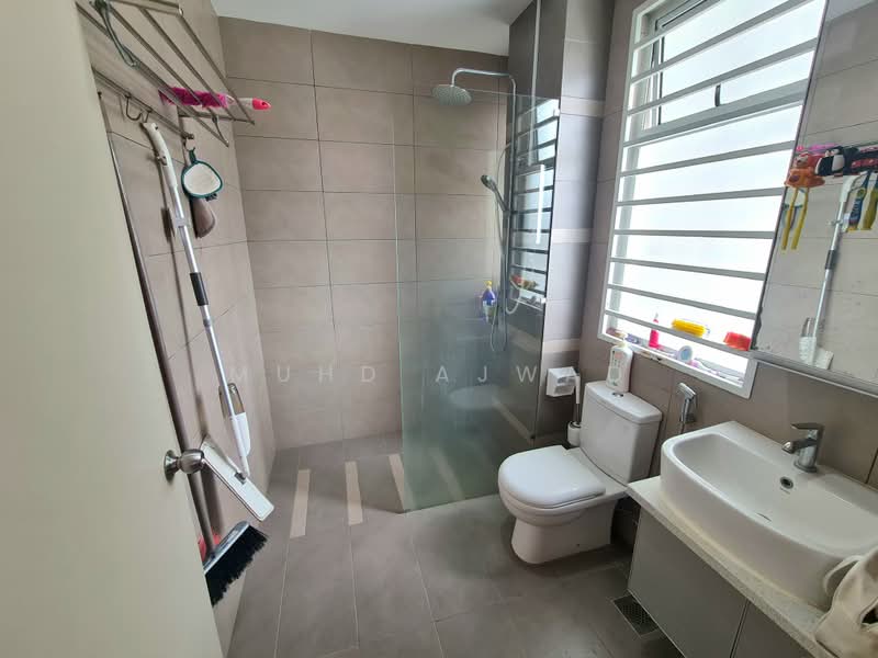 2-storey Terraced House for Sale in Bandar Rimbayu (Telok Panglima Garang) - Muhd Ajwad - Bathroom - PropertyGuru.com.my