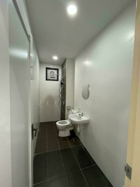 Condominium for Sale at Skyview Residence - Jeff Ooi - Bathroom - PropertyGuru.com.my