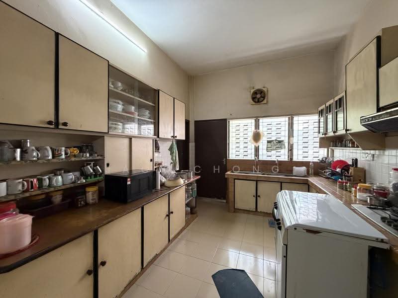 Bungalow House for Sale in Seksyen 11 (Petaling Jaya) - Jack Chong - Kitchen - PropertyGuru.com.my
