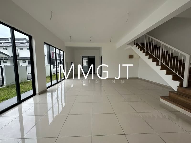 Rumah Berkembar untuk Dijual di Bandar Bukit Raja (Klang) - Mavis Ng - Living Room - PropertyGuru.com.my
