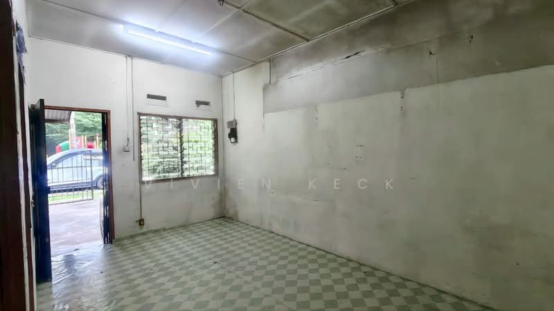 1-storey Terraced House for Sale in Johor Bahru (Johor) - Vivien Keck - Entrance - PropertyGuru.com.my