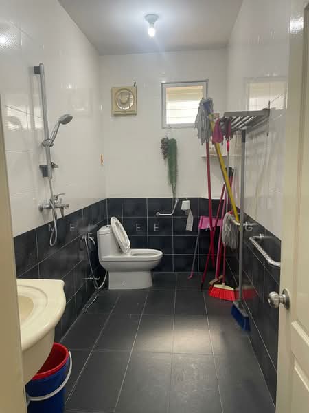 Rumah Berkembar untuk Dijual di Kota Damansara (Selangor) - Mei Lee Tang - Bathroom - PropertyGuru.com.my