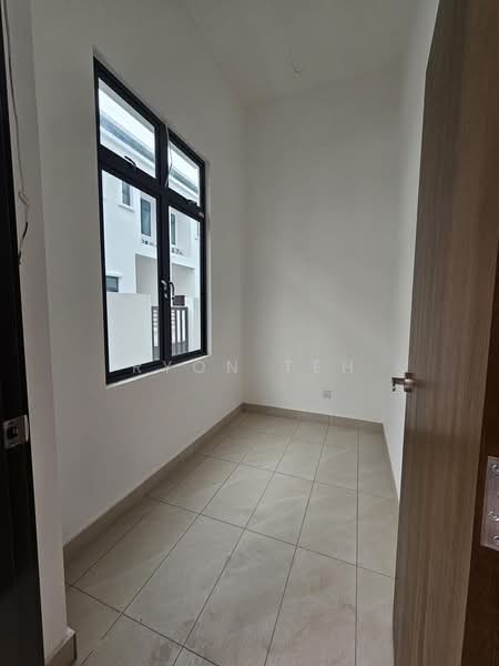 Rumah Teres 2 Tingkat untuk Disewa di Taman Molek (Johor Bahru) - Ryon Teh - PropertyGuru.com.my