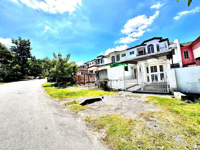 Rumah Teres 2 Tingkat untuk Dijual di Taman Bukit Kajang Baru (Kajang) - Azli Ibrahim - Exterior - PropertyGuru.com.my