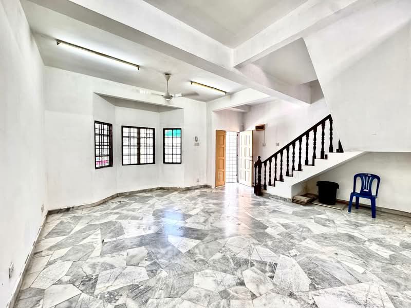 Rumah Teres 2 Tingkat untuk Dijual di Taman Bukit Kajang Baru (Kajang) - Azli Ibrahim - Living Room - PropertyGuru.com.my
