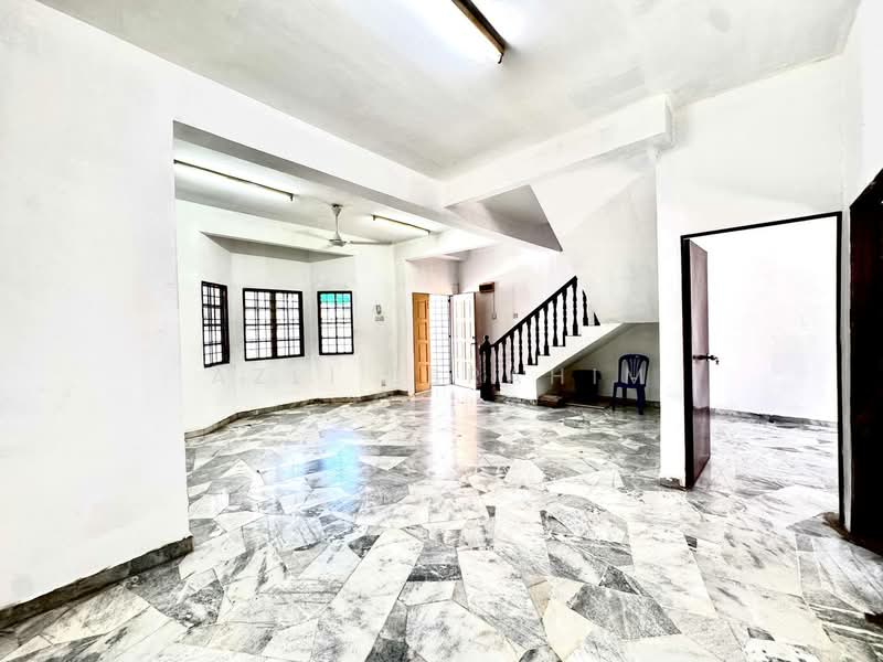 Rumah Teres 2 Tingkat untuk Dijual di Taman Bukit Kajang Baru (Kajang) - Azli Ibrahim - Living Room - PropertyGuru.com.my